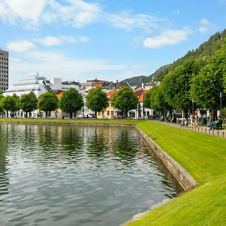 Scandinavian Luxury In Bergen's Finest Street Daire *