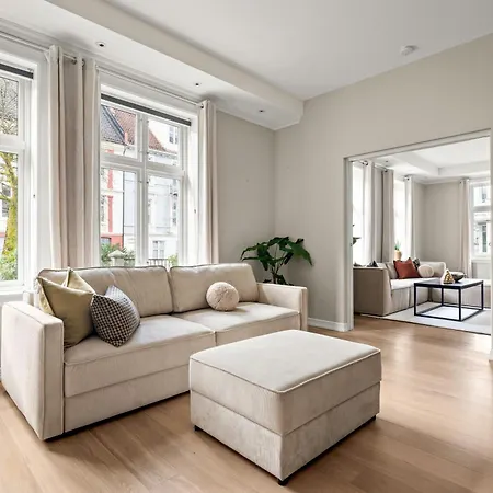 Scandinavian Luxury In Bergen's Finest Street Daire *