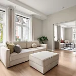 Scandinavian Luxury In Bergen's Finest Street Apartment *