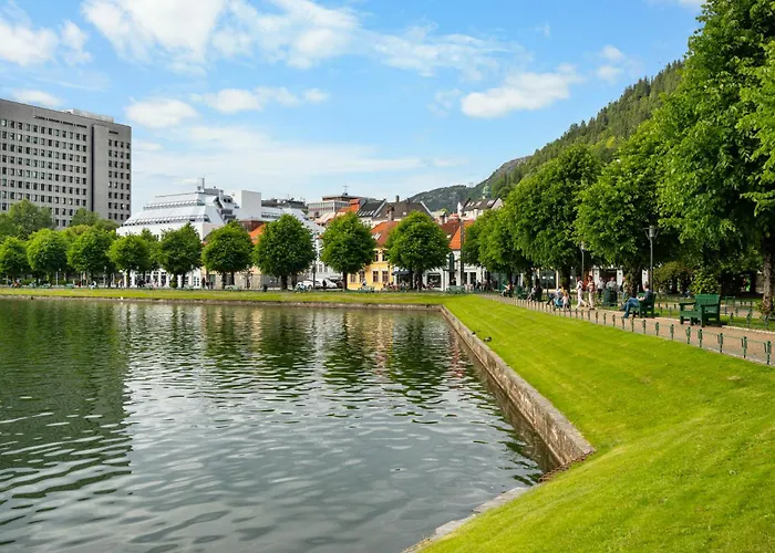 Scandinavian Luxury In Bergen's Finest Street דירה *