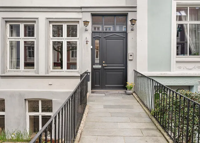Scandinavian Luxury In Bergen's Finest Street דירה *